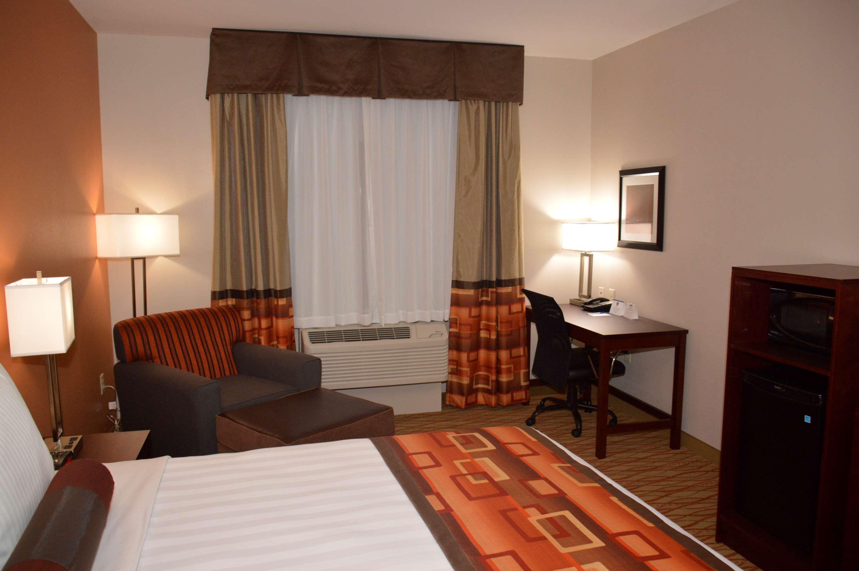 Best Western Plus Spring Inn & Suites Eksteriør bilde
