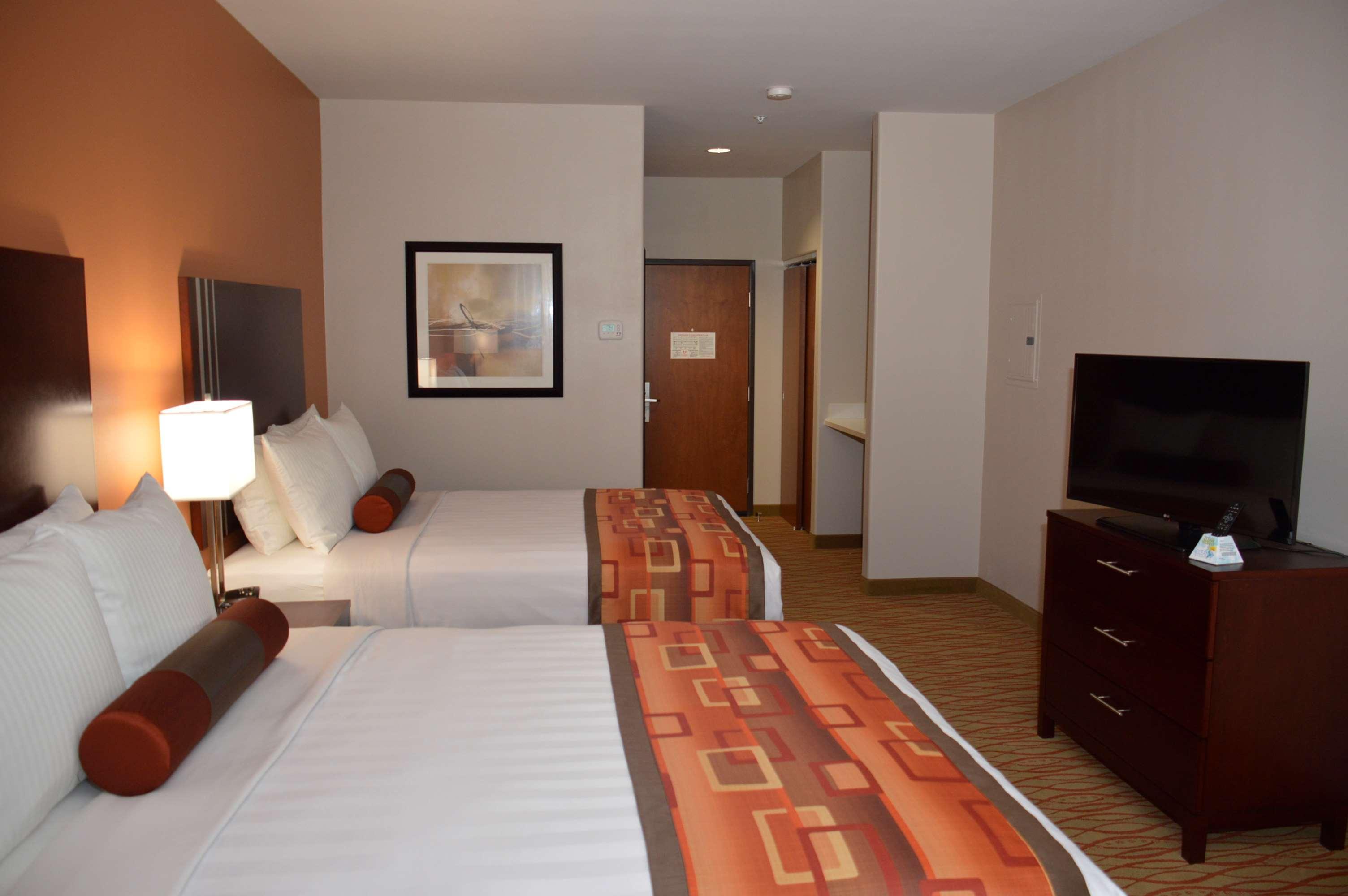 Best Western Plus Spring Inn & Suites Eksteriør bilde
