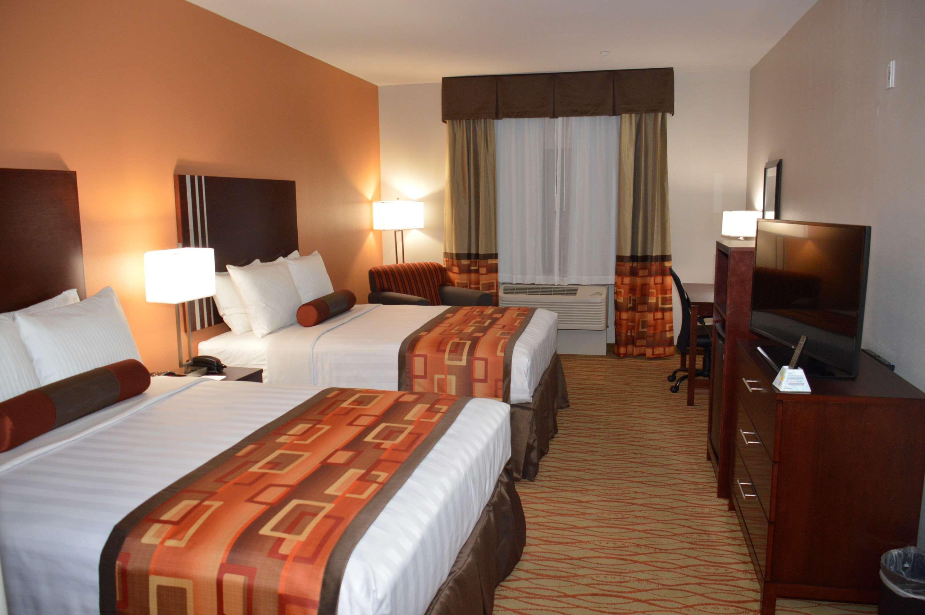 Best Western Plus Spring Inn & Suites Eksteriør bilde