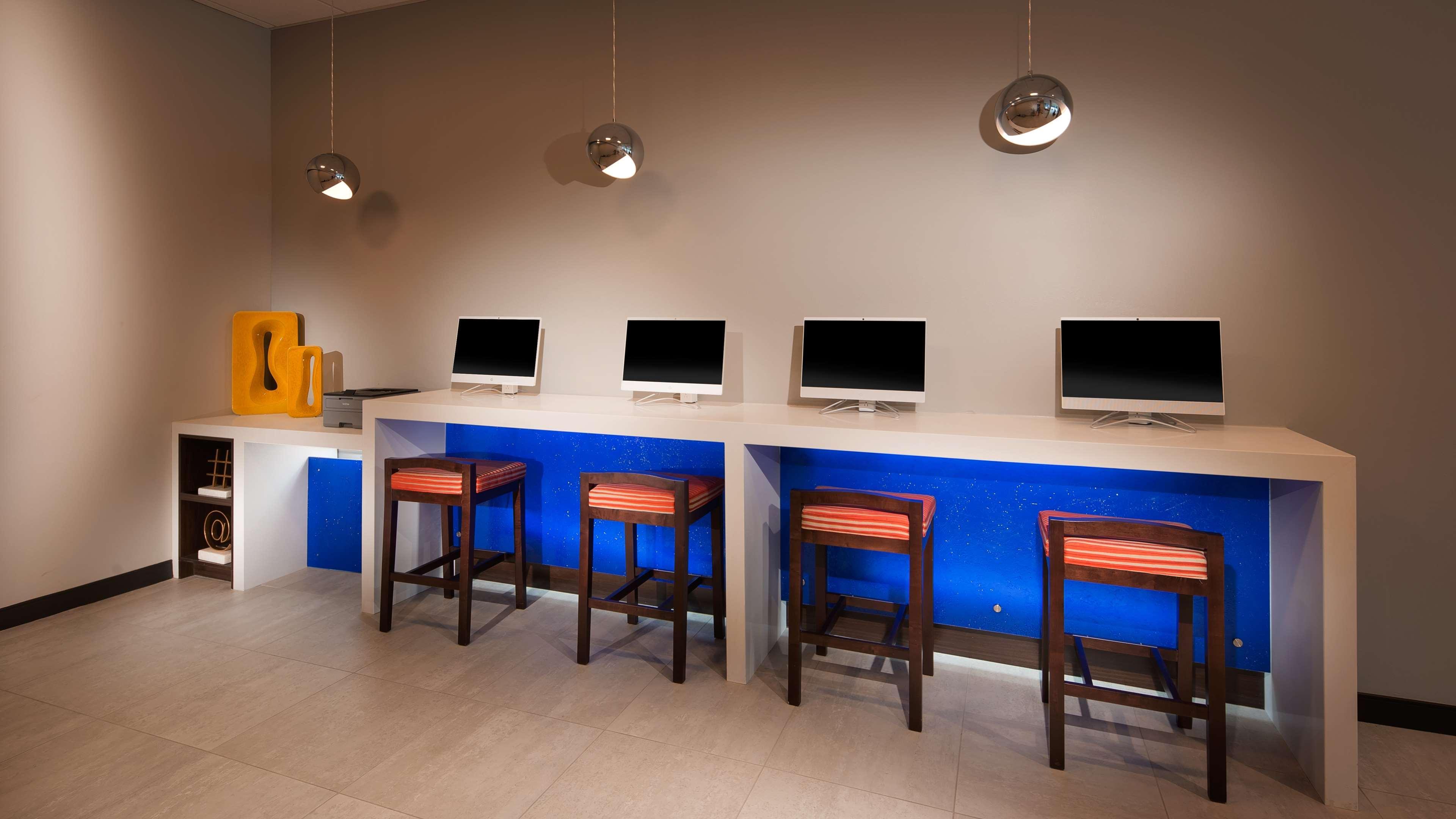 Best Western Plus Spring Inn & Suites Eksteriør bilde