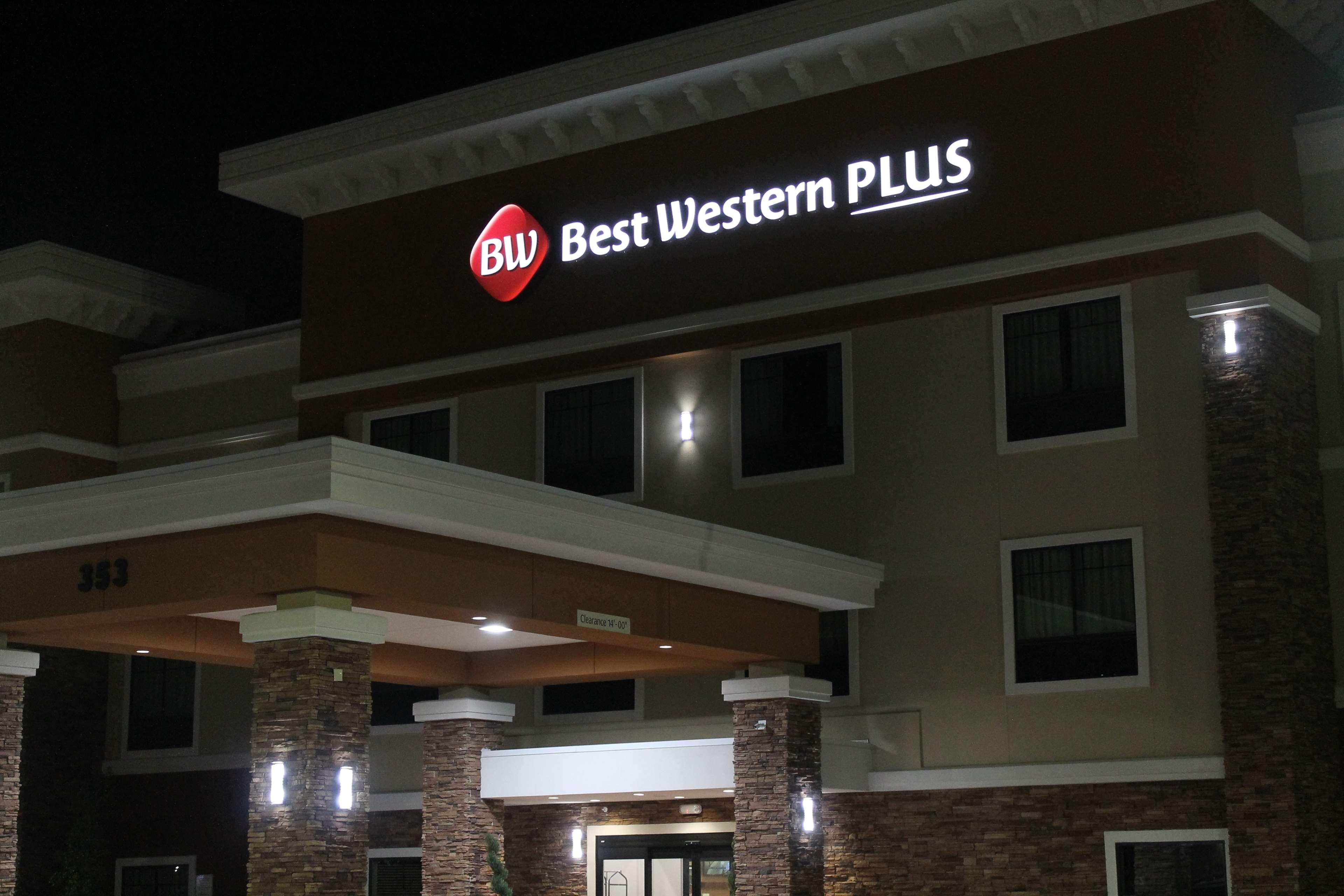 Best Western Plus Spring Inn & Suites Eksteriør bilde