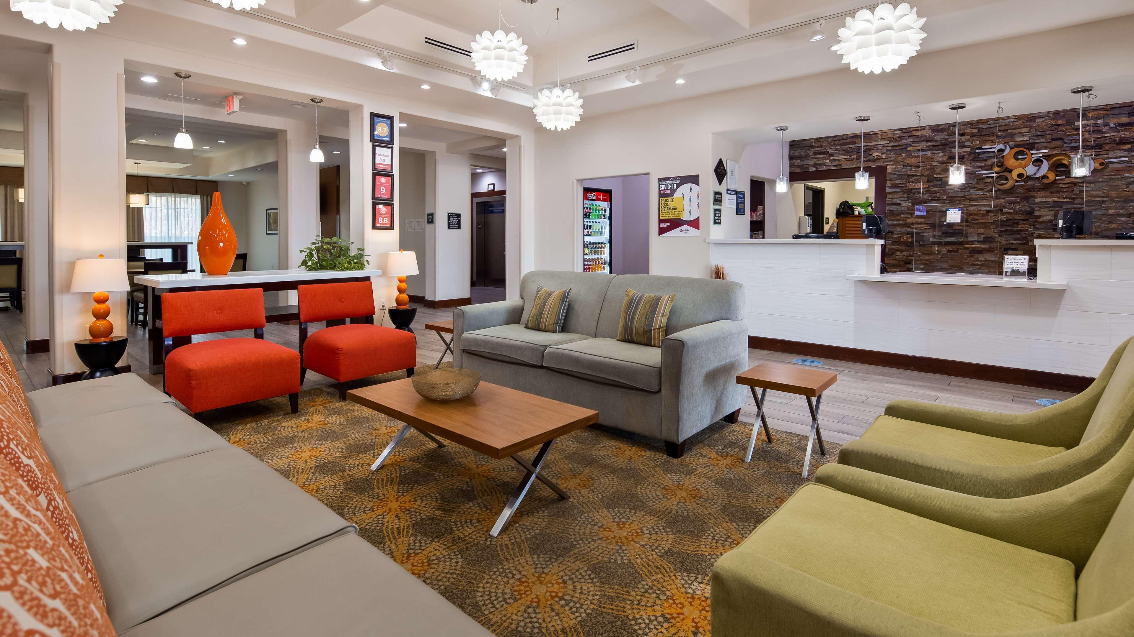 Best Western Plus Spring Inn & Suites Eksteriør bilde